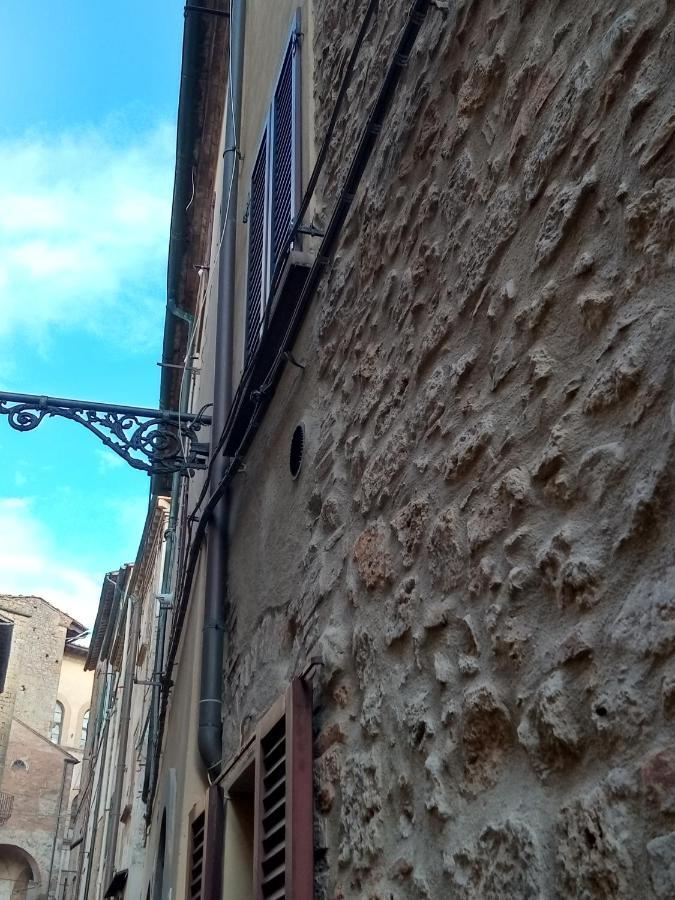 Appartamento Il Mandorlo Nel Centro Di Volterra Kültér fotó