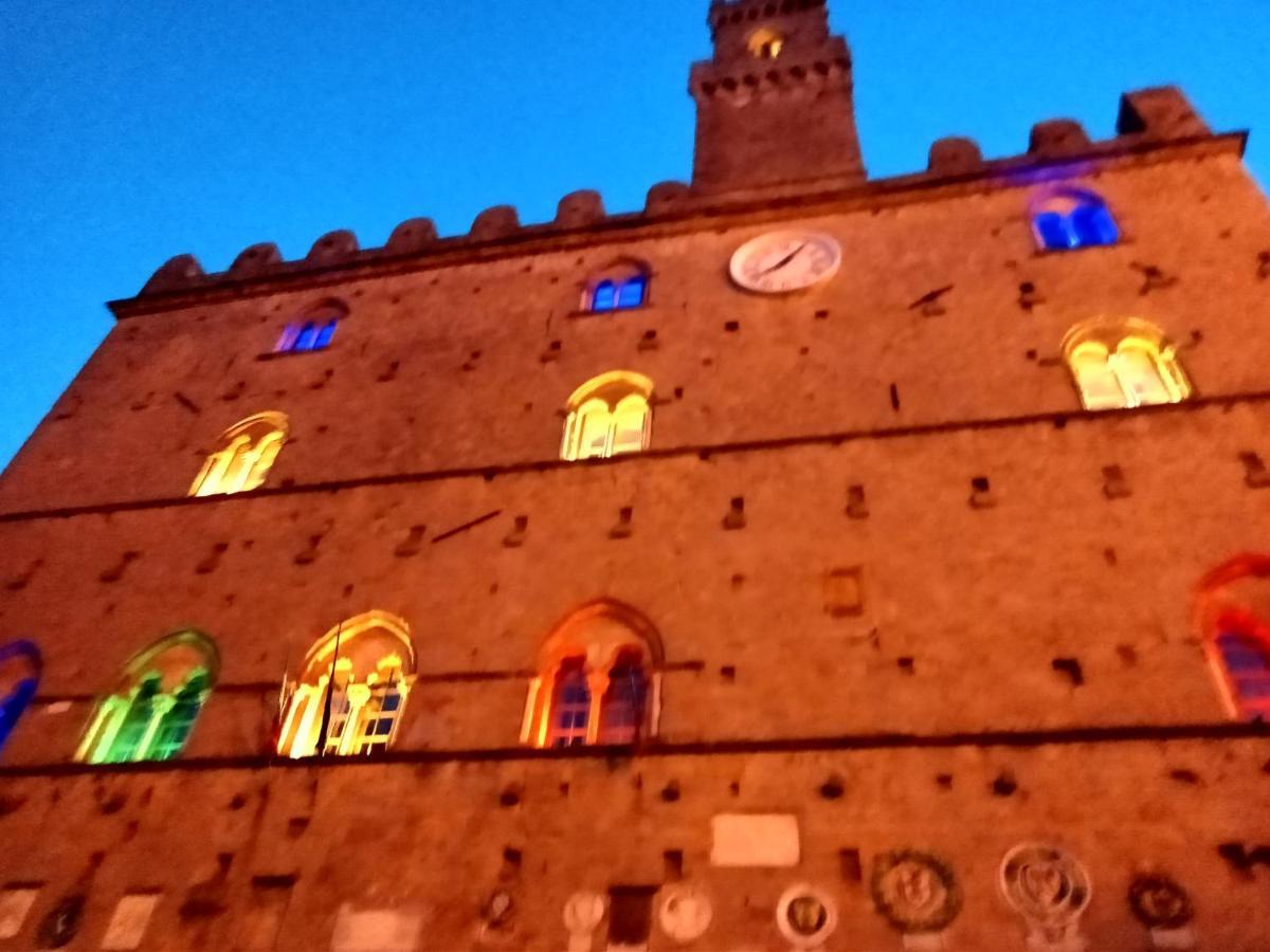 Appartamento Il Mandorlo Nel Centro Di Volterra Kültér fotó