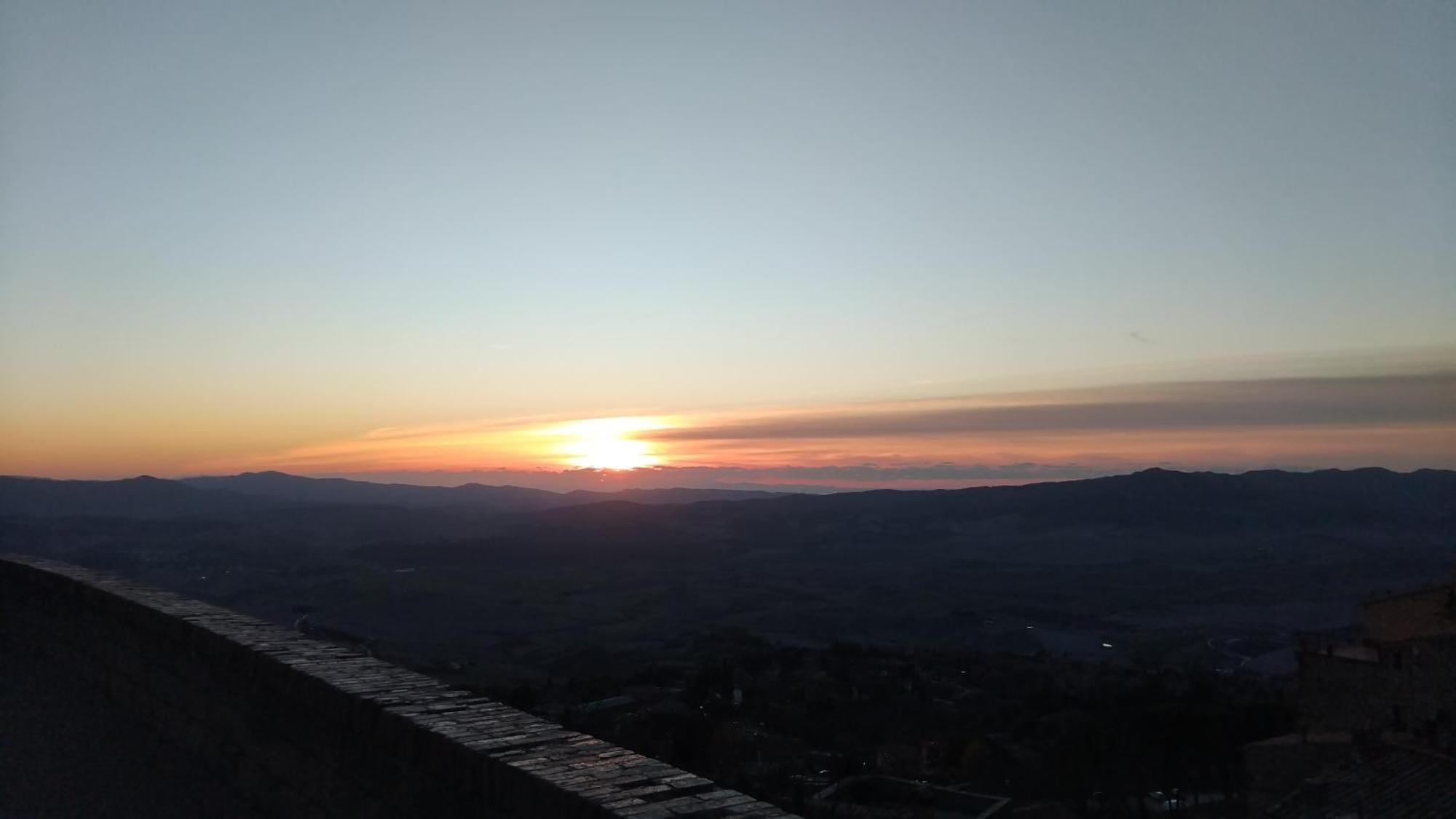 Appartamento Il Mandorlo Nel Centro Di Volterra Kültér fotó